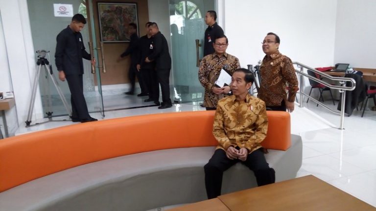 Jokowi Minta Jangan Ada Pikiran Melemahkan KPK