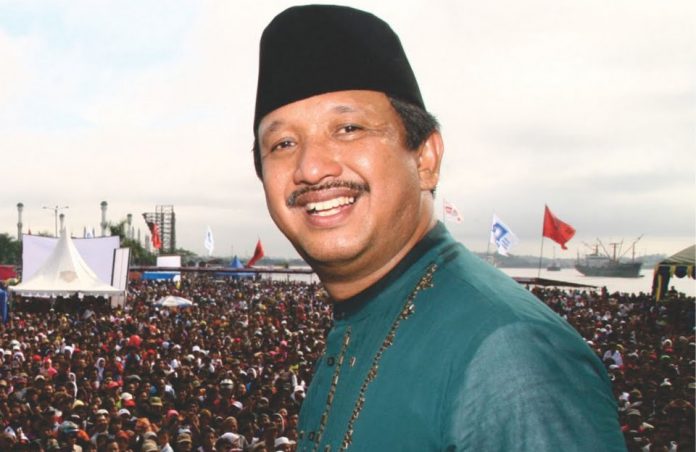 Bupati Ponorogo Ipong Muchlissoni