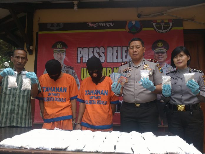 Dua Tersangka pengedar Narkoba dibekuk Polresta Sidoarjo