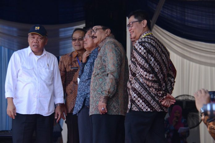 Wakil Presiden Republik Indonesia Jusuf Kalla bersama Pakde Karwo