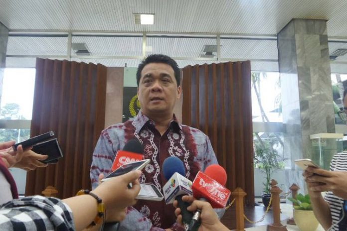 Wakil Ketua Komisi II DPR Ahmad Riza Patria di Kompleks Parlemen, Senayan, Jakarta