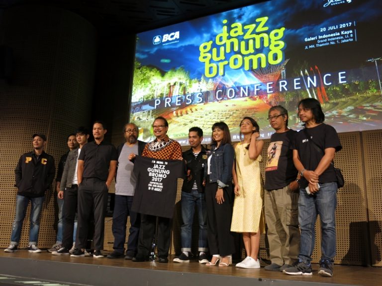 Hari Pertama Jazz Gunung Bromo 2017 Sukses Ditutup Oleh Maliq & D’Essentials