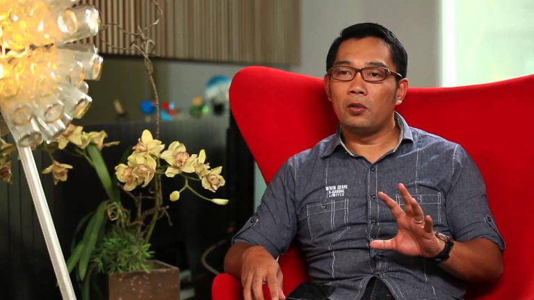 SEA Games 2017 – Ridwan Kamil ikut marah, Merah Putih terbalik