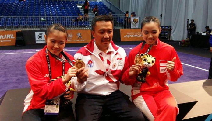 Imam Nahrawi saat bersama salah satu atlet SEA Games 2017