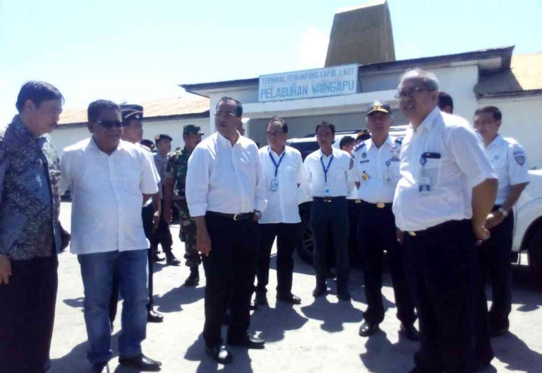 Menhub Kunjungan Ke Sejumlah Bandara Dan Pelabuhan di NTT Dan NTB