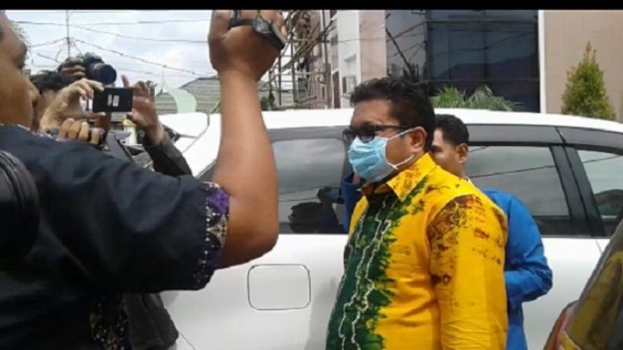 Direktur PDAM Bandarmasih Muslih, Ketua DPRD Kota Banjarmasin Iwan Rusmali