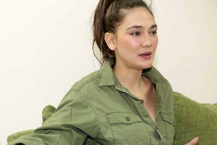 Luna Maya.