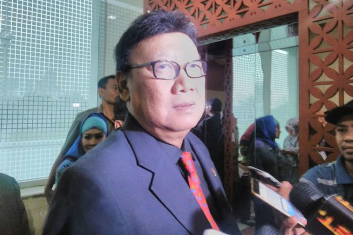 Mendagri, Tjahjo Kumolo menyampaikan pandangan akhir Pemerintah saat sidang paripurna pengesahan PP