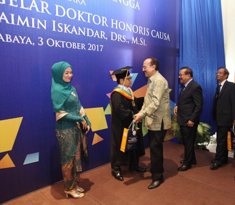 Pakde karwo Dan Gus Ipul Hadiri Penganugrahaan Doktor Honoris Causa Abdul Muhaimin Iskandar