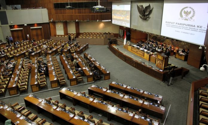Rapat Paripurna.
