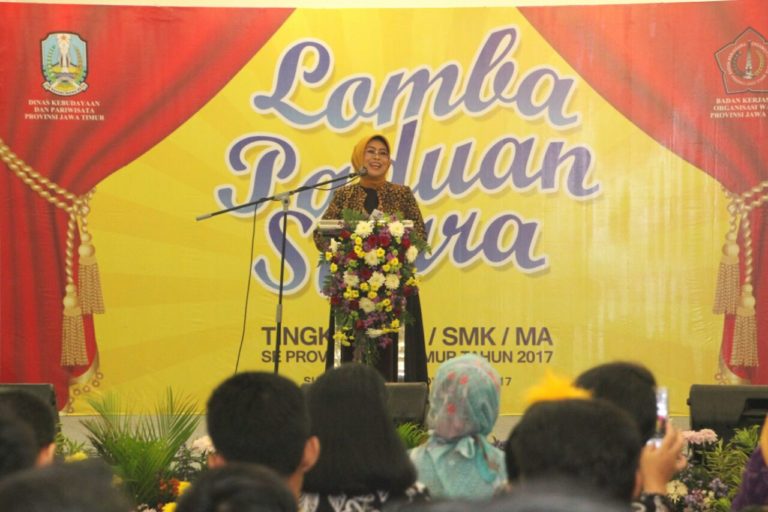 Ketum Bkow Jatim Buka Lomba Padus Tingkat Sma/Smk/Ma Se- Jatim