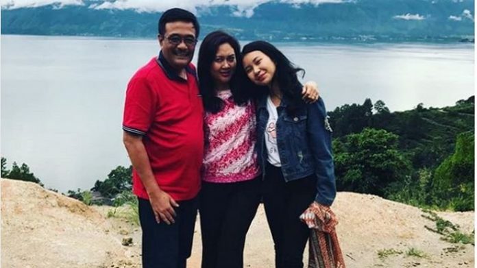 Djarot Saiful Hidayat Berasama Keluarga.