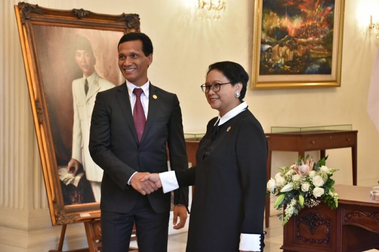 Bertemu Menlu Timor-Leste, Menlu Retno Bahas Perkembangan Negosiasi dan Pembangunan Wilayah Perbatasan