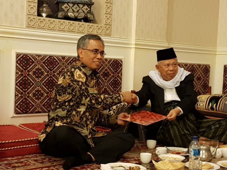 Wimboh Santoso Pimpin Masyarakat Ekonomi Syariah