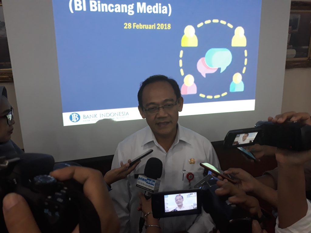 Lili soleh wartadipraja ( kepala DPMPSP Prov Jatim )