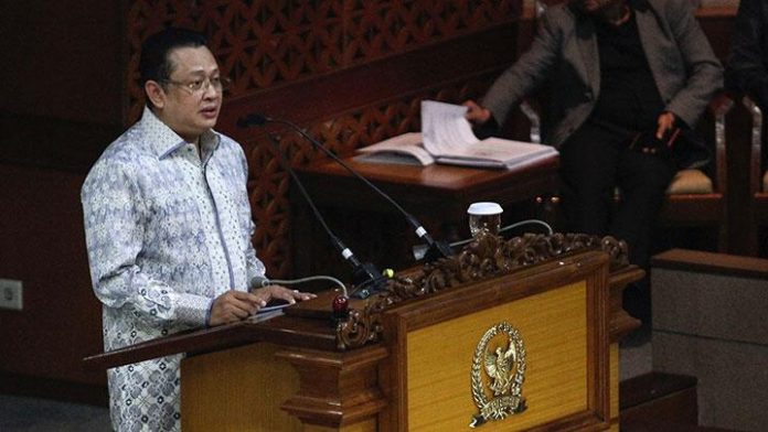 Ketua DPR Bambang Soesatyo berbicara dalam Sidang Paripurna di Senayan, Jakarta
