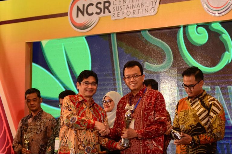 Bio Farma Raih Kembali Sustainability Report Award (SRA) 2017
