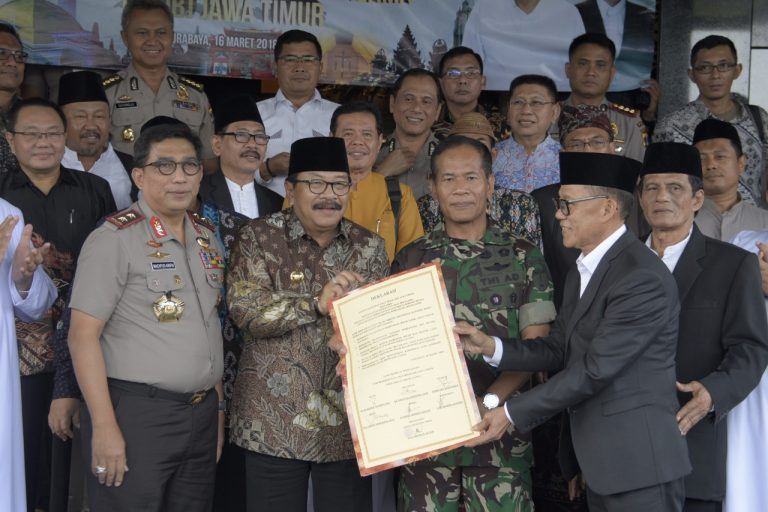 Pakde Karwo : Jatim Siap Perangi Hoax