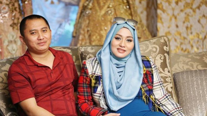 Pemilik First Travel Anniesa Hasibuan Dan Sang Suami