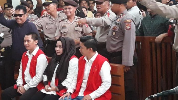 Tersangka Kasus Korupsi First travel.