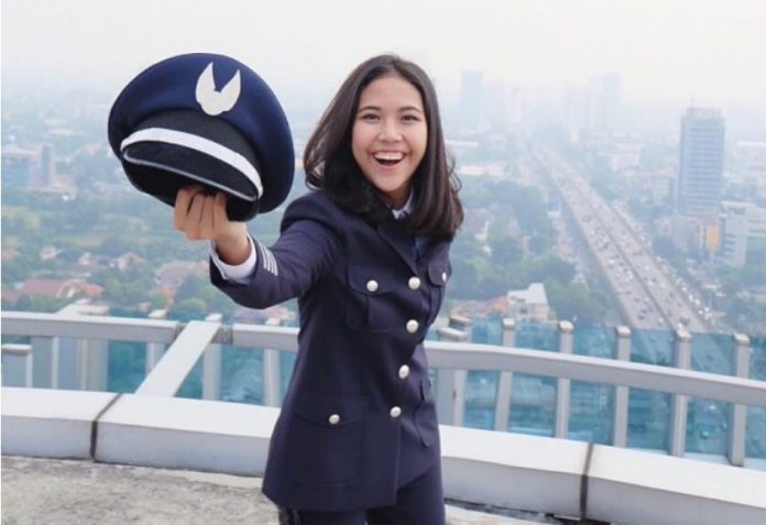 Tania Artawidjaya, Pilot Muda Garuda Indonesia