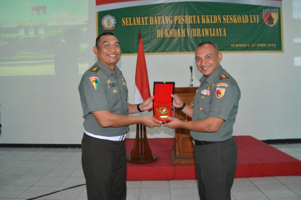 2. Terima Kunjungan Siswa Seskoad