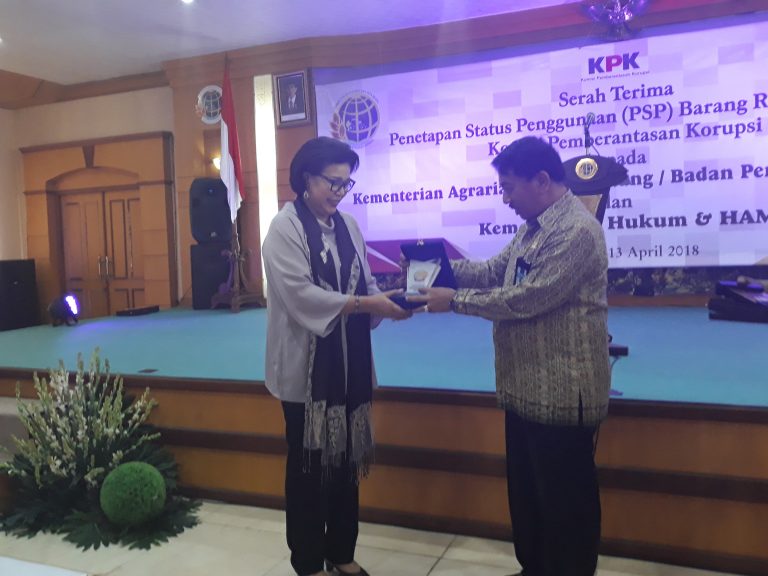 KPK Resmi Hibahkan Barang Rampasan Korupsi Fuad Amin