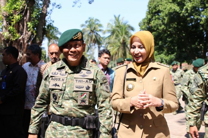 Bupati Faida Saat Menghadiri Sertijab Pangdivif 2 Kostrad