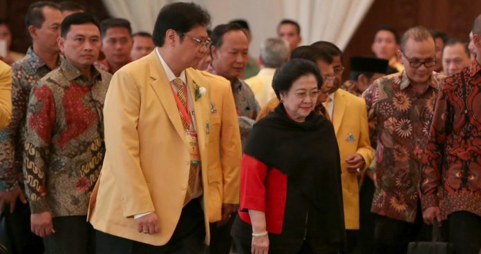 Ketua Umum Partai Golkar Airlangga Hartarto dan Ketua Umum PDIP Megawati