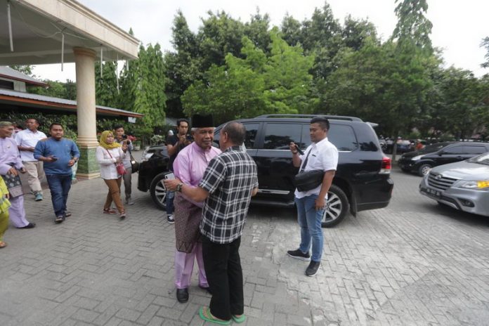 Ketua Umum (Ketum) PSSI, Edy Rahmayadi, dan Mantan Ketum PSSI Djohar Arifin