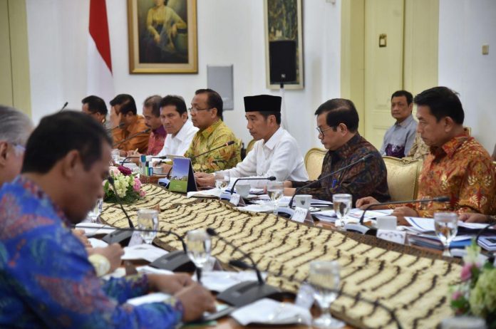Presiden Minta Semua Pihak Siap Terapkan Online