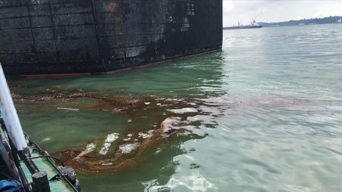 Polisi mulai menunjukkan kemajuan dalam penyidikan kasus tumpahan minyak di Teluk Balikpapan.