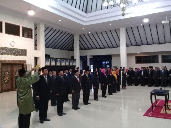 Proses Pelantikan 34 Pejabat Jember Administrator Dan Pengawas