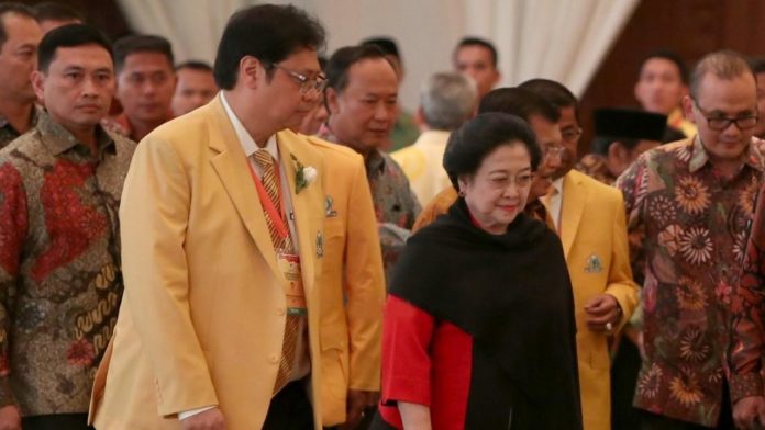 Megawati Saat Bertemu Dengan Arlanga Hartarto