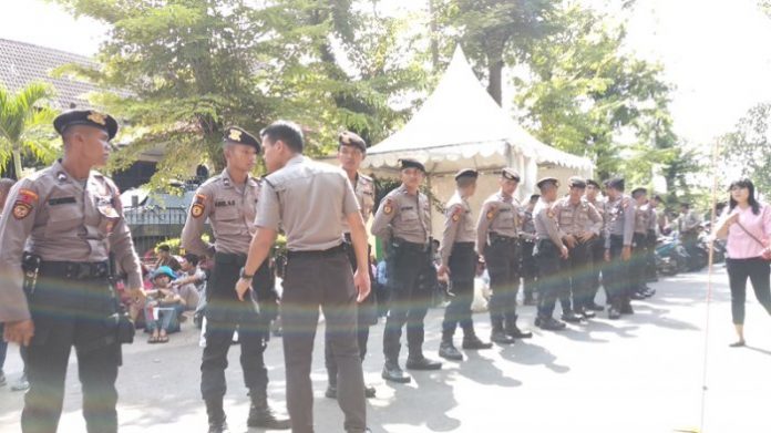 Polisi Melakukan Penjagaan PTUN