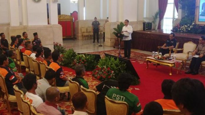 Suasana Saat Pertemuan Jokowi Dan Para pengemudi truk se Indonesia di Istana