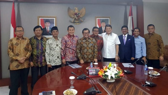 Sekjen partai-partai pendukung Presiden Joko Widodo berkumpul di kantor Seskab Pramono Anung