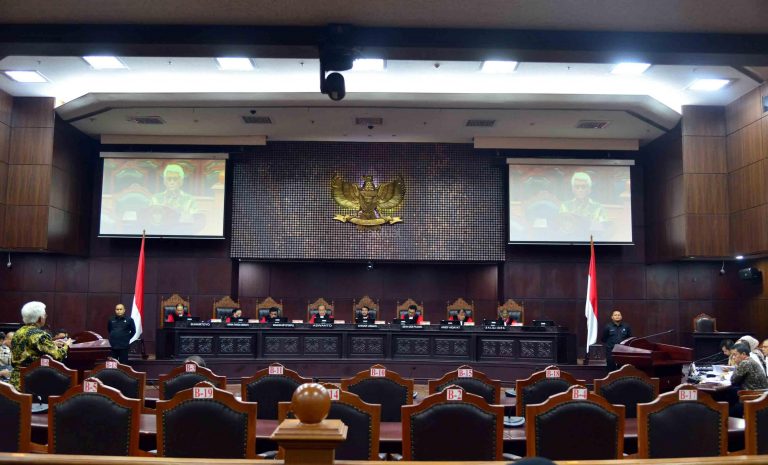 Mahkamah Konstitusi (MK)