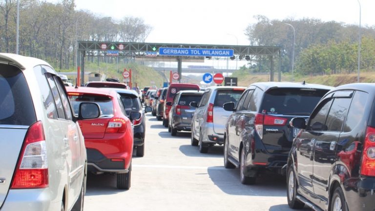 Jalur Tol Wilangan-Madiun Macet Panjang, Pemudik dialihkan Lewat Saradan