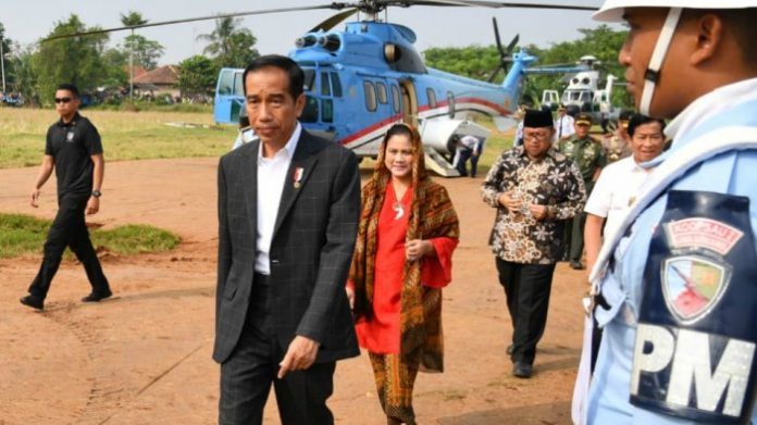 Presiden Joko Widodo didampingi Ibu Negara Iriana Joko Widodo