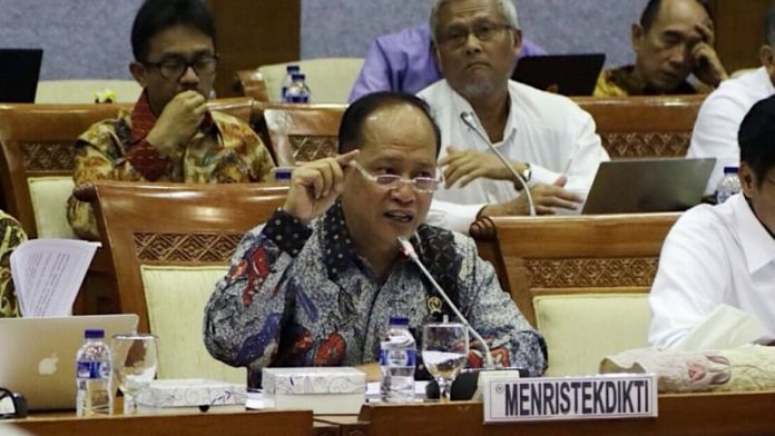 Menristek Dikti M Nasir