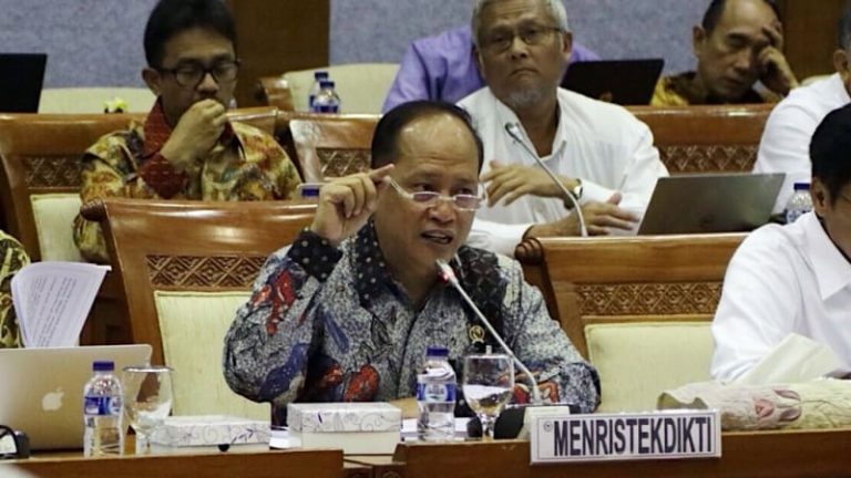 Menristek Dikti M Nasir
