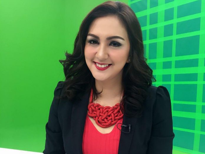 Presenter, Donna Agnesia