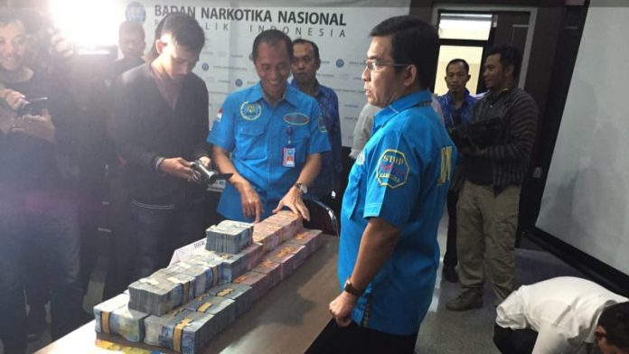 Badan Narkotika Nasional (BNN) berhasil menyita aset Rp 3,9 Milliar yang terlibat dalam kejahatan tindak pencucian uang yang diduga kuat merupakan aliran dana dari Irawan, bandar narkoba yang ditahan di Pontianak.