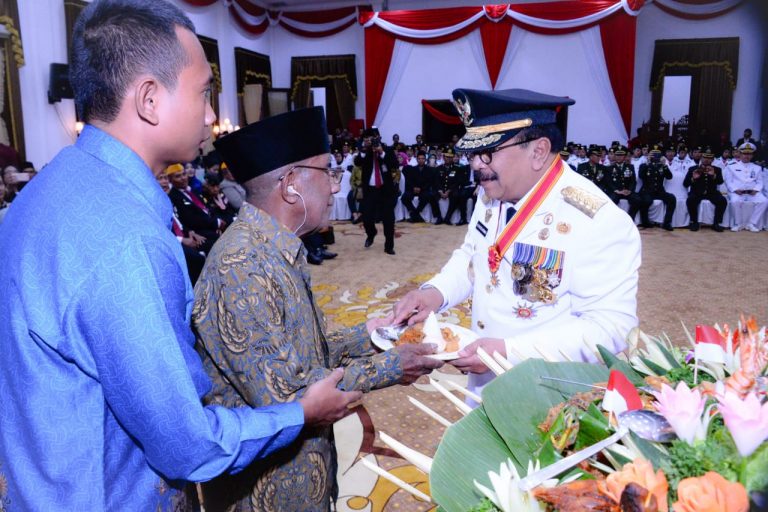 Pakde Karwo:  Mempelajari, Meniru dan Meneruskan Nilai Perjuangan Jadi Makna Kemerdekaan Bagi Generasi Penerus Bangsa
