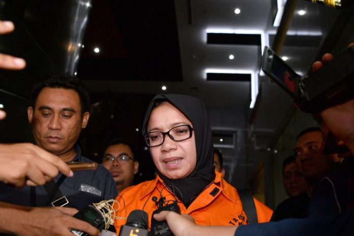 Tersangka anggota DPR, Eni Saragih.