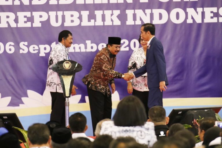 Pakde Karwo : 2/3 Perguruan Tinggi Swasta Sumbangkan Kaum Intelektual di Jatim*