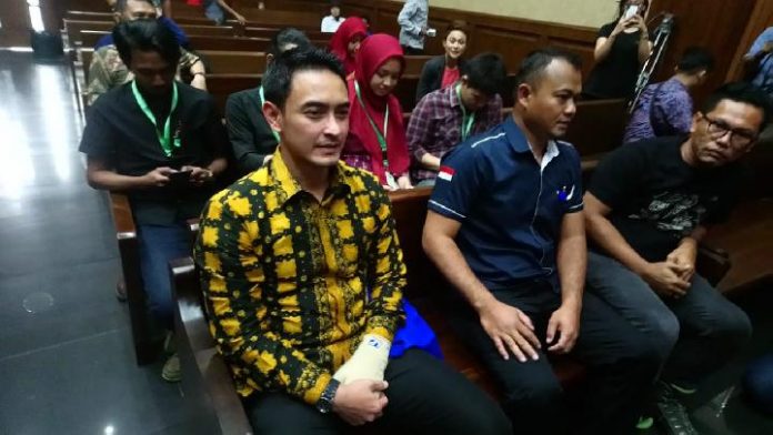 Gubernur Jambi nonaktif Zumi Zola ketika menjalani persidangan di Pengadilan Tipikor Jakarta