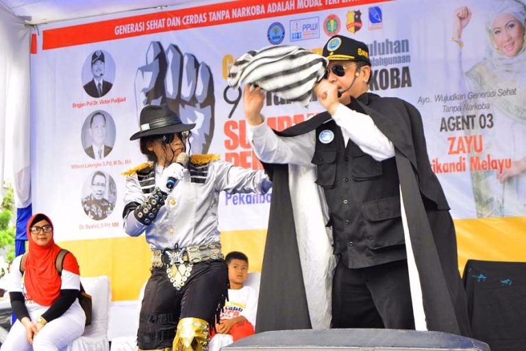 Dr. Victor Pudjiadi Gegerkan Pekanbaru di Acara 90 Tahun Sumpah Pemuda