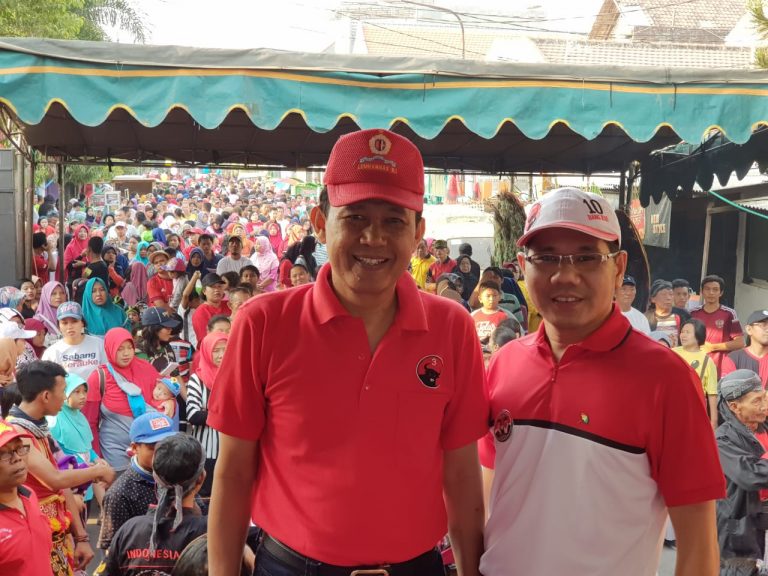 Peringati Sumpah Pemuda ,Cak Yuhas Bersama Warga Ngagel Rejo Gelar Jalan Sehat